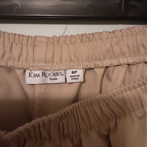 Polyester capris - Picture 2 of 2